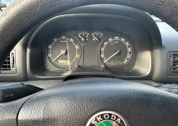 Skoda Octavia cena 3000 przebieg: 216800, rok produkcji 2002 z Warszawa małe 56